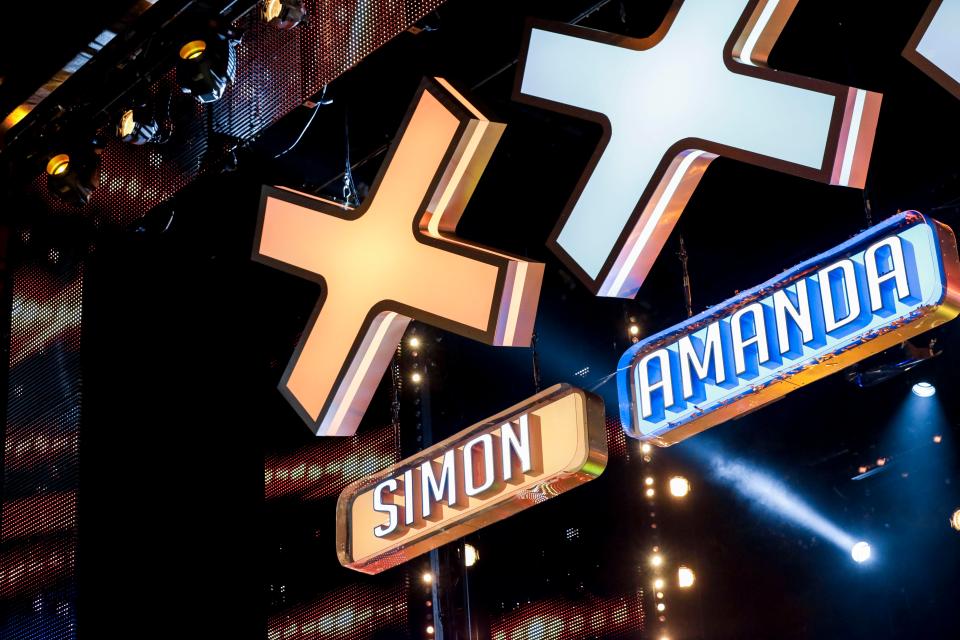  Simon Cowell pressed his buzzer for Sarah after being won over by her rendition of Jennifer Hudson's And I'm Telling You