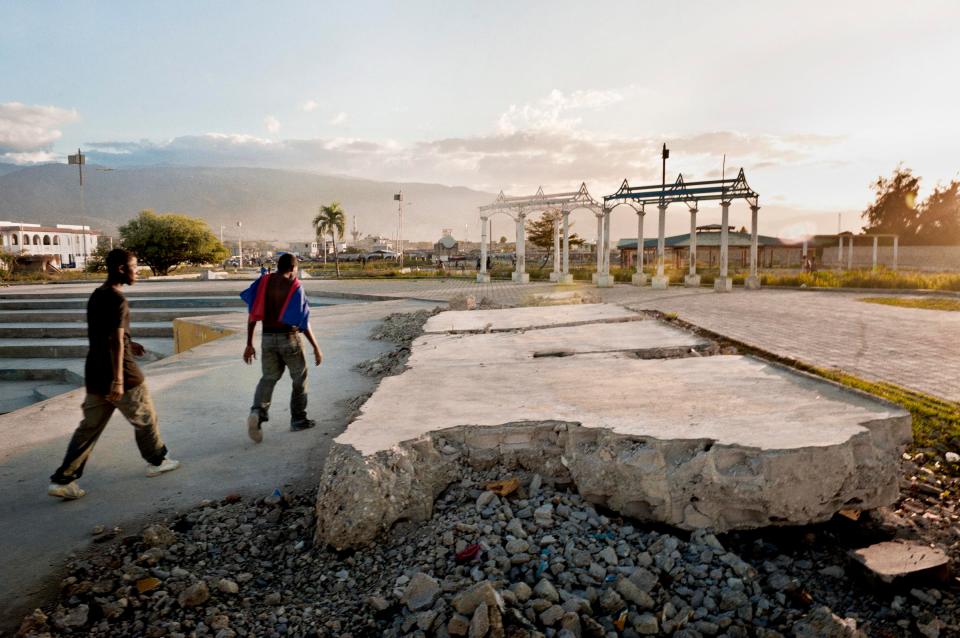  In Cite Soleil, 80 per cent of the ruins of the devastating earthquake of 2010 have not yet been removed