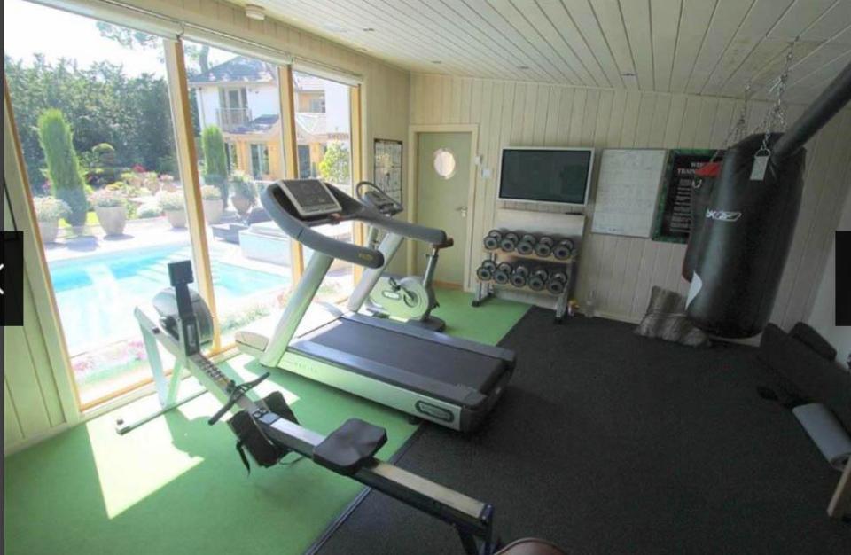  David De Gea's old pad boasts its own luxury gym