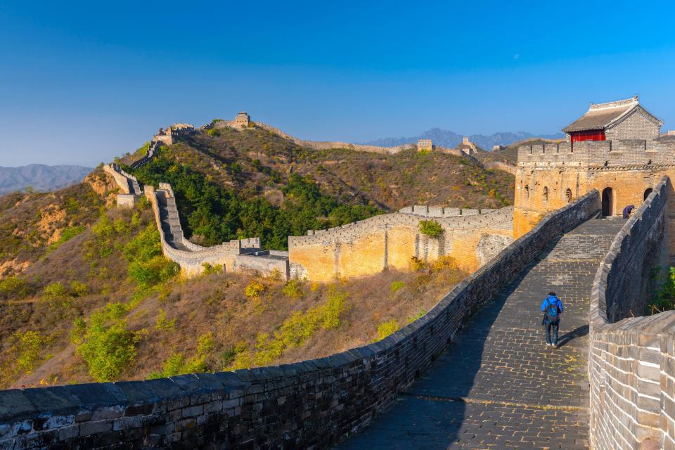  The Great Wall is hardly ever pictured as a "busy" tourist location due to its enormous size