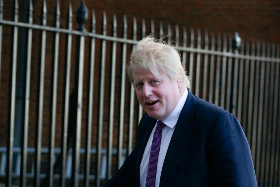  Boris Johnson says Britain will not hand over money before starting talks with the EU