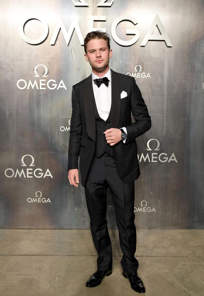  War Horse star Jeremy Irvine looked smart in evening wear