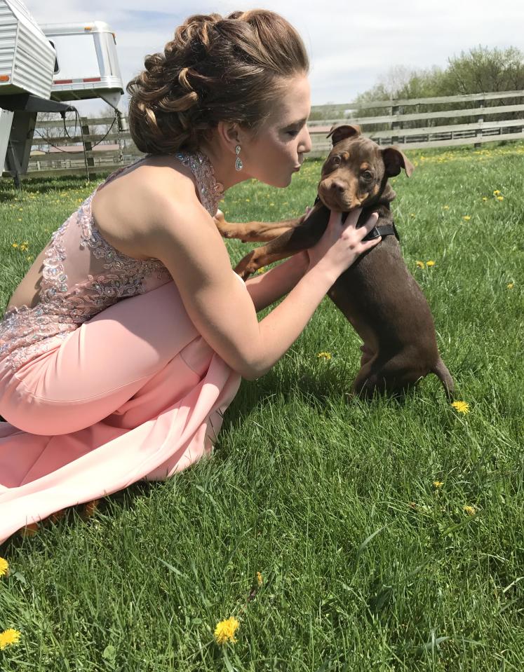  Kaycee Bothwell from Indiana was desperate for a memorable picture with her dog Doobie before heading out to her prom