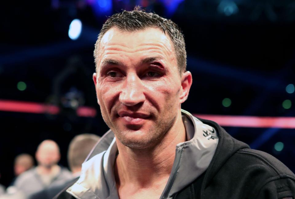  Wladimir Klitschko picked up a nasty cut on his left eye