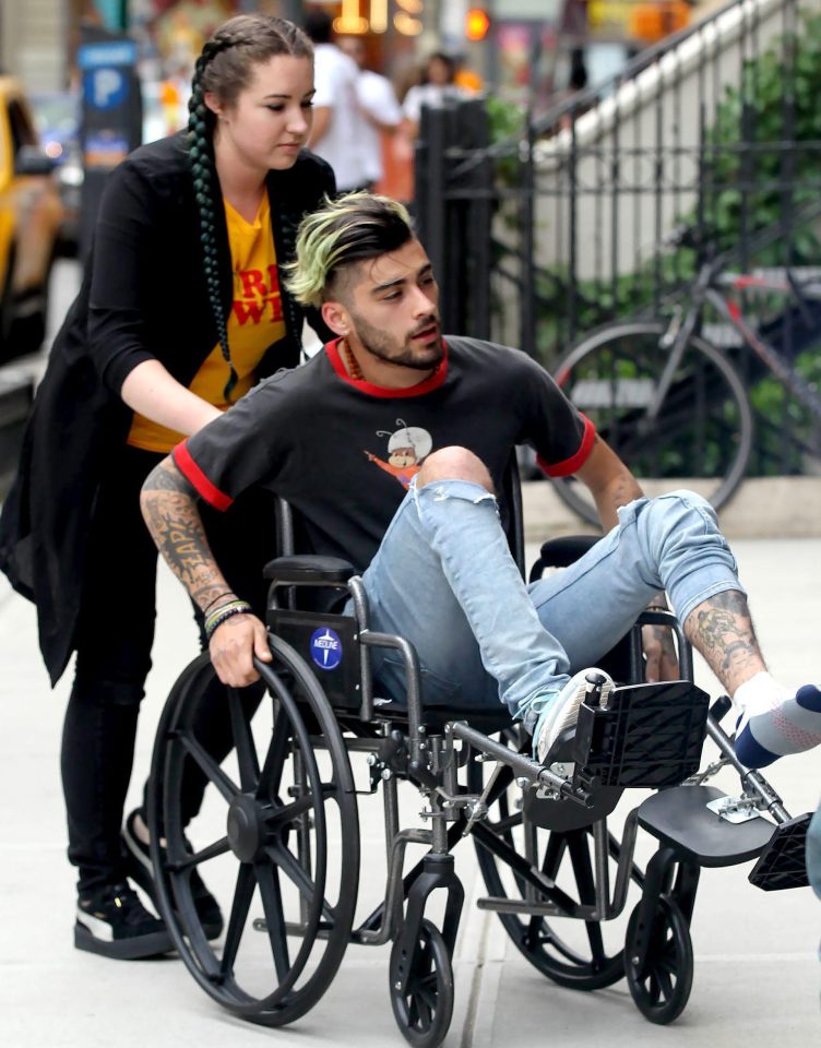  Zayn Malik suffered a mystery injury