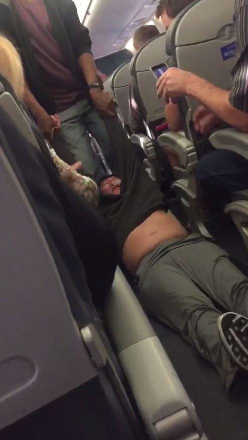  The inhumane incident occurred after the plane had overbooked its flight