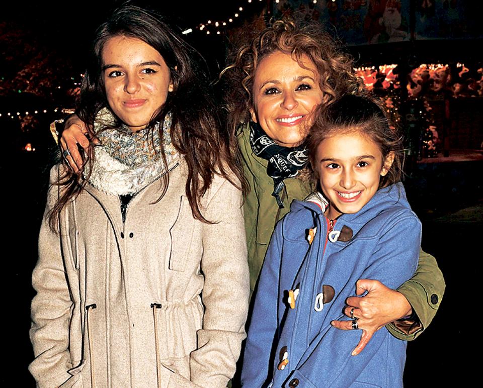  Nadia and her daughters Maddie, left, and Kiki-Bee, right