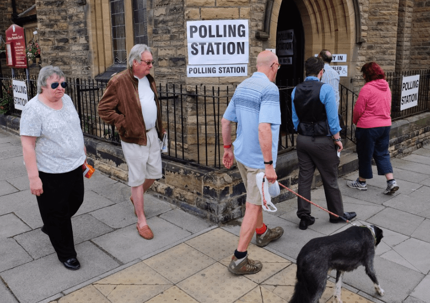  As a poll clerk, you will help to set up the polling booths, keep areas clean and tidy and answer any questions voters might have