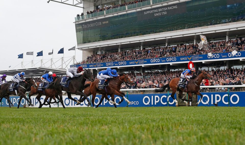  Barney Roy (second from right, all blue) finishes second to Churchill