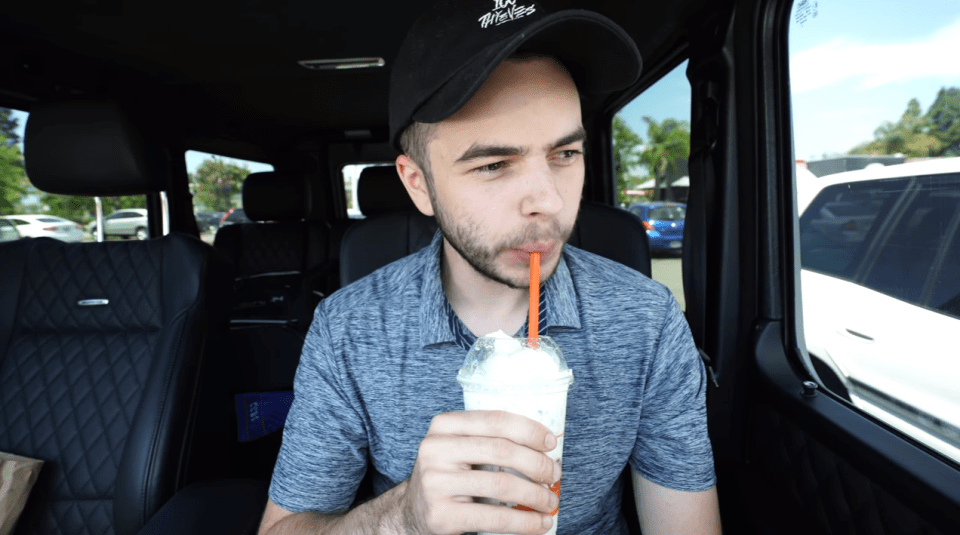  YouTuber Nadeshot tried out the shake for himself