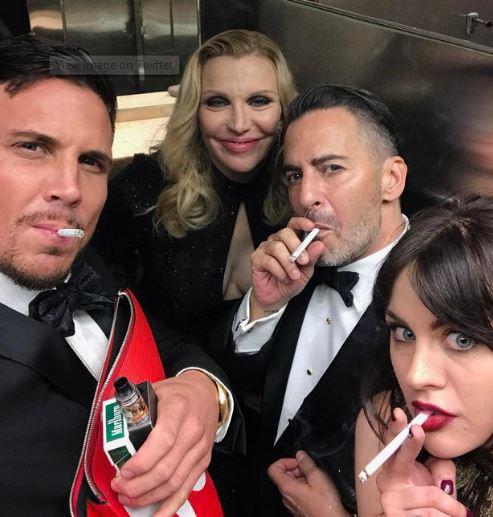  Marc Jacobs joined Courtney Love and Frances Bean Cobain for a smoking selfie as well