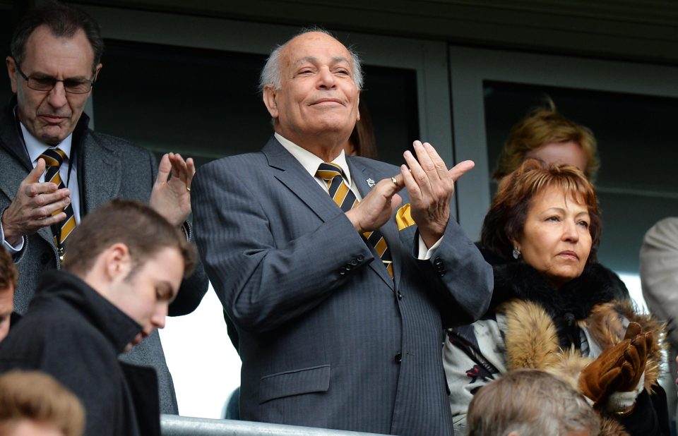  Hull City owner Assem Allam has offered Silva a new deal which will be rejected