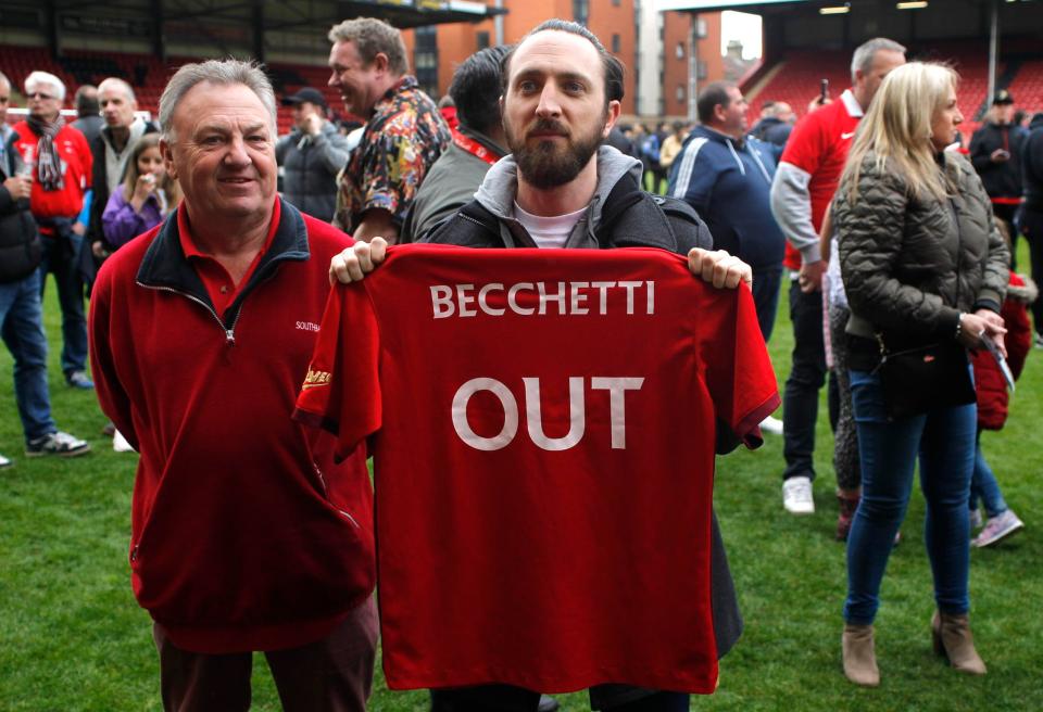  Fans have called for Francesco Becchetti to leave Orient