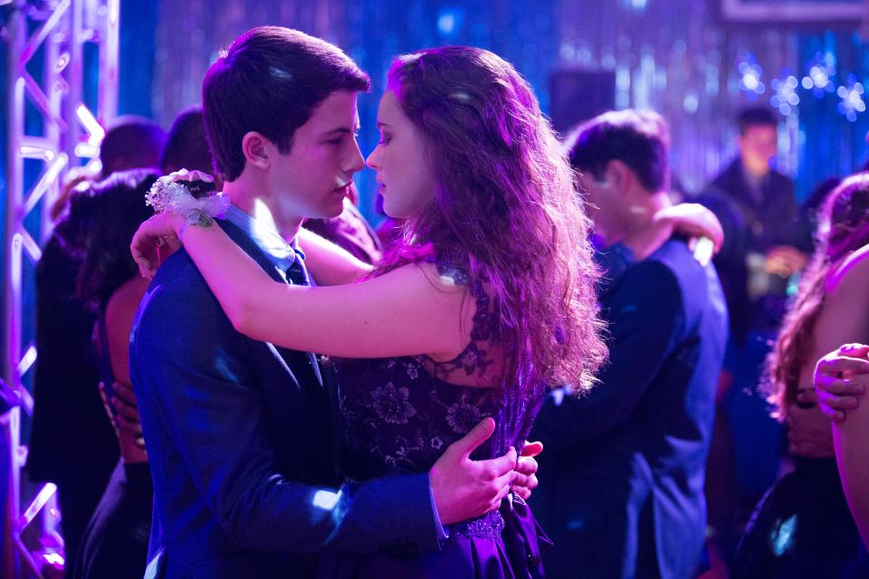  Clay Jensen (Dylan Minnette) plays Hannah's friend and love interest