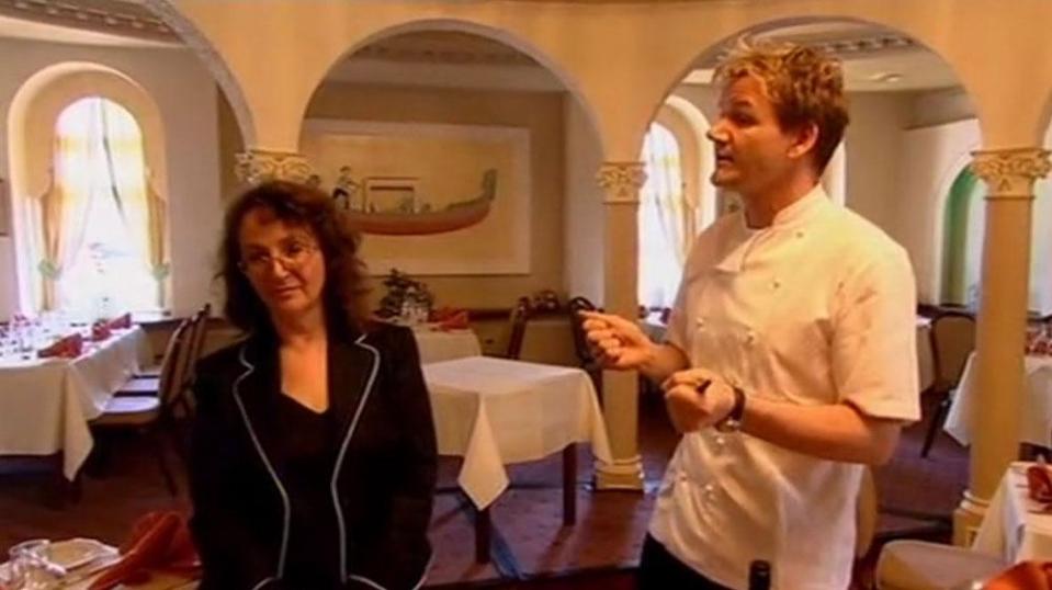  Gordon discusses plight of restaurant with owner Daniella Bayfield in 2005 episode of Kitchen Nightmares