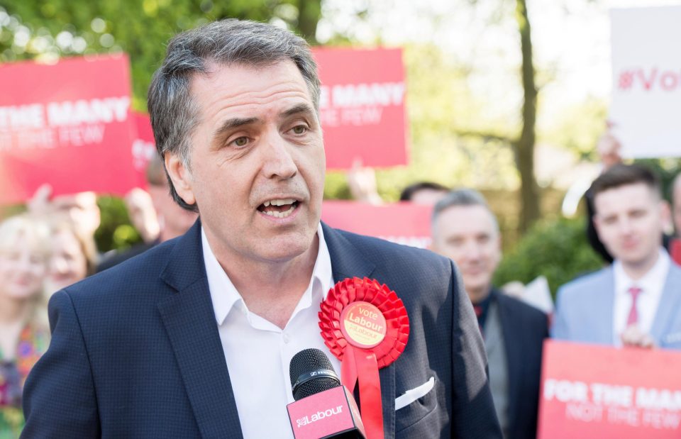  A kind taxi driver brought Liverpool Mayor Steve Rotheram's two daughters back from the Manchester attack for free