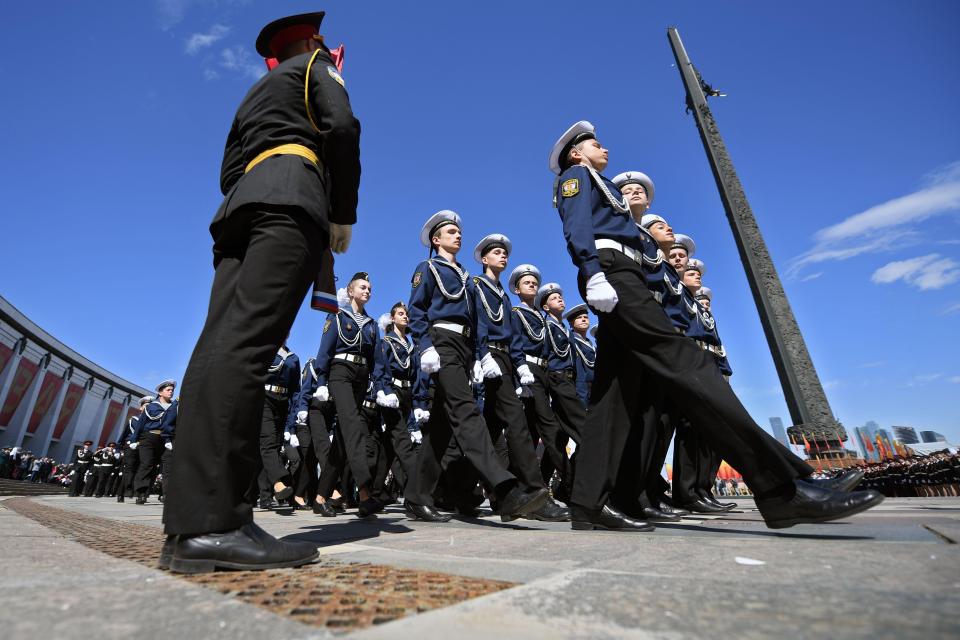  Russian military cadets parade to mark the 72nd anniversary of the Soviet Union's victory over Nazi Germany