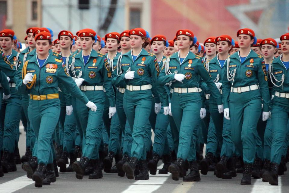  Female soldiers march in formation to mark the 1941-1945 Great Patriotic War, the Eastern Front of World War 2