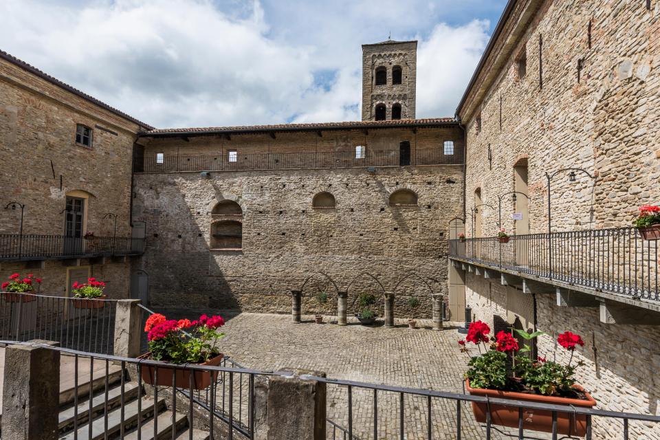 A court yard in the ancient village of Bormida 