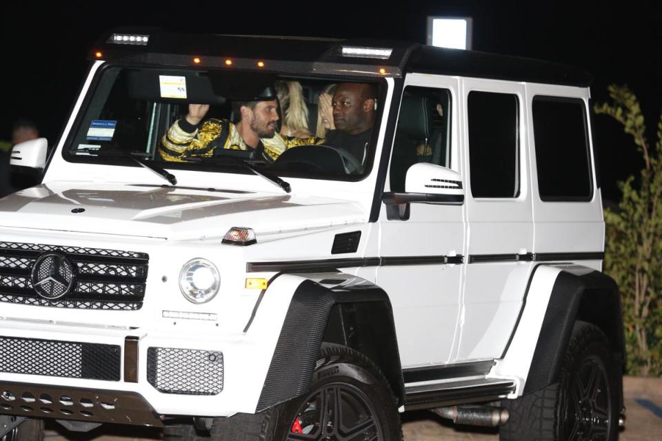  Three stunning women ended up in the back of Scott's ride