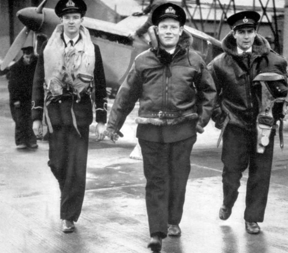  Colin, (centre), with fellow RAF aces shortly after her received his wings in 1942