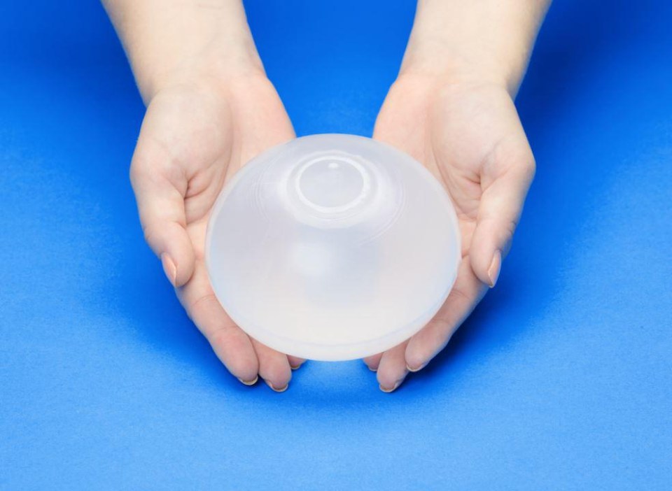  Gastric balloons swell in the stomach to make people feel full and therefore the aim is to reduce their calorie intake