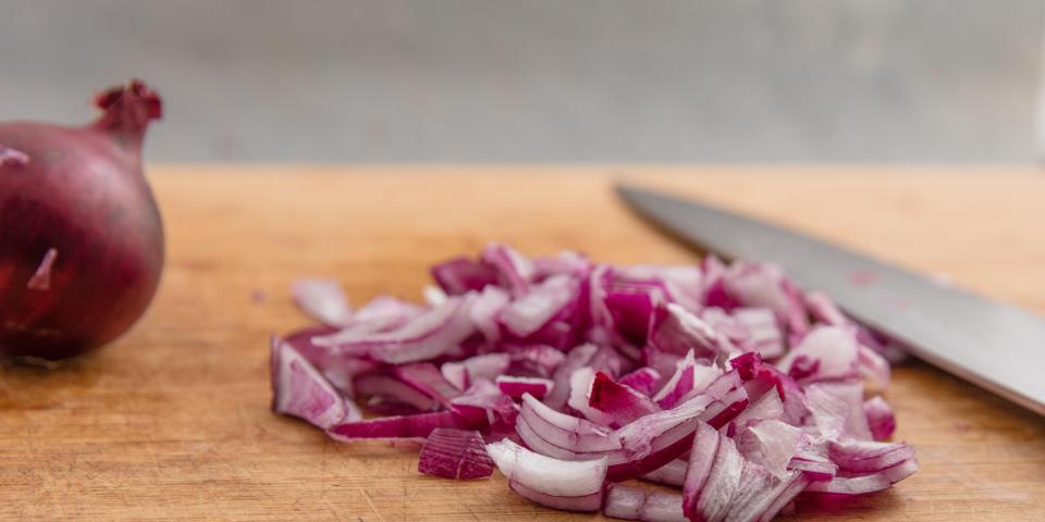  And it is the belief of many that peeling and soaking onions can prevent tears during chopping, but this makes no difference