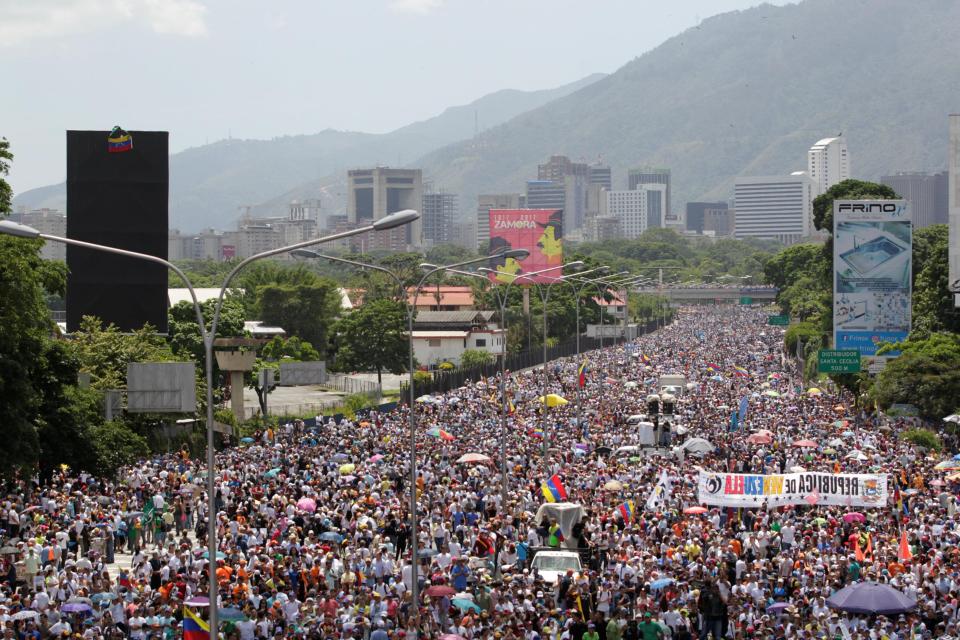  Over 200,000 marchers turned out across the country demanding early elections