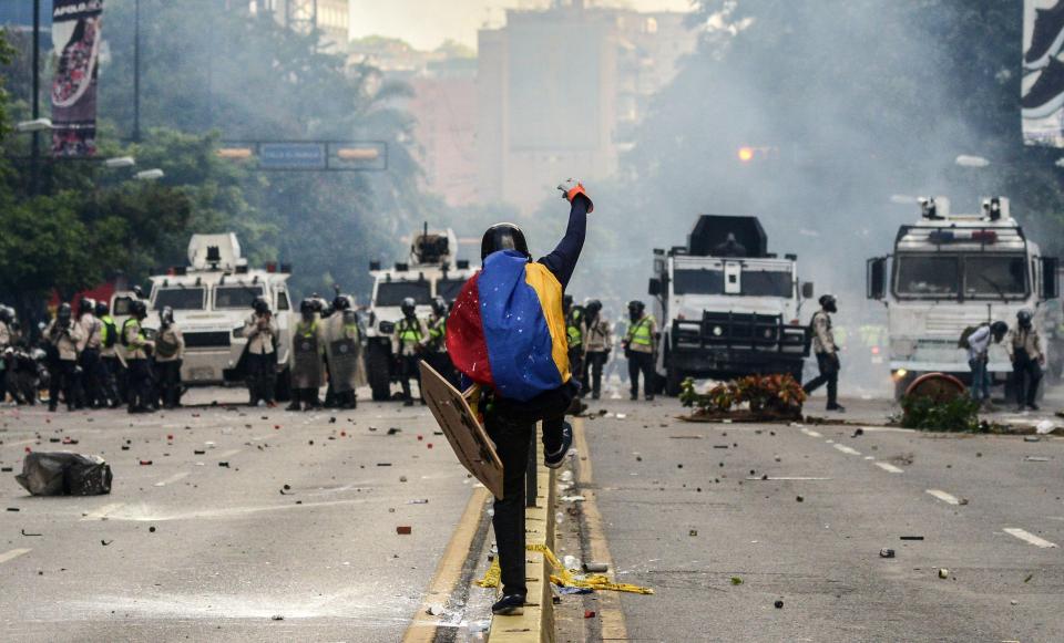  Marchers in Caracas tried to reach the interior ministry before being met by police