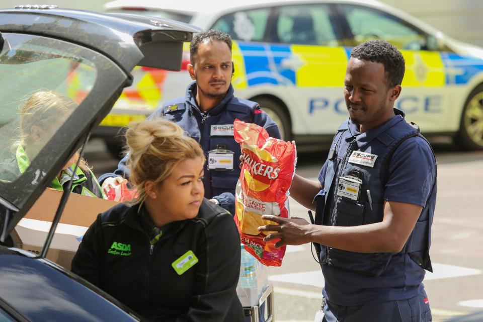 Asda staff handed over multi-packs of Walkers crisps 