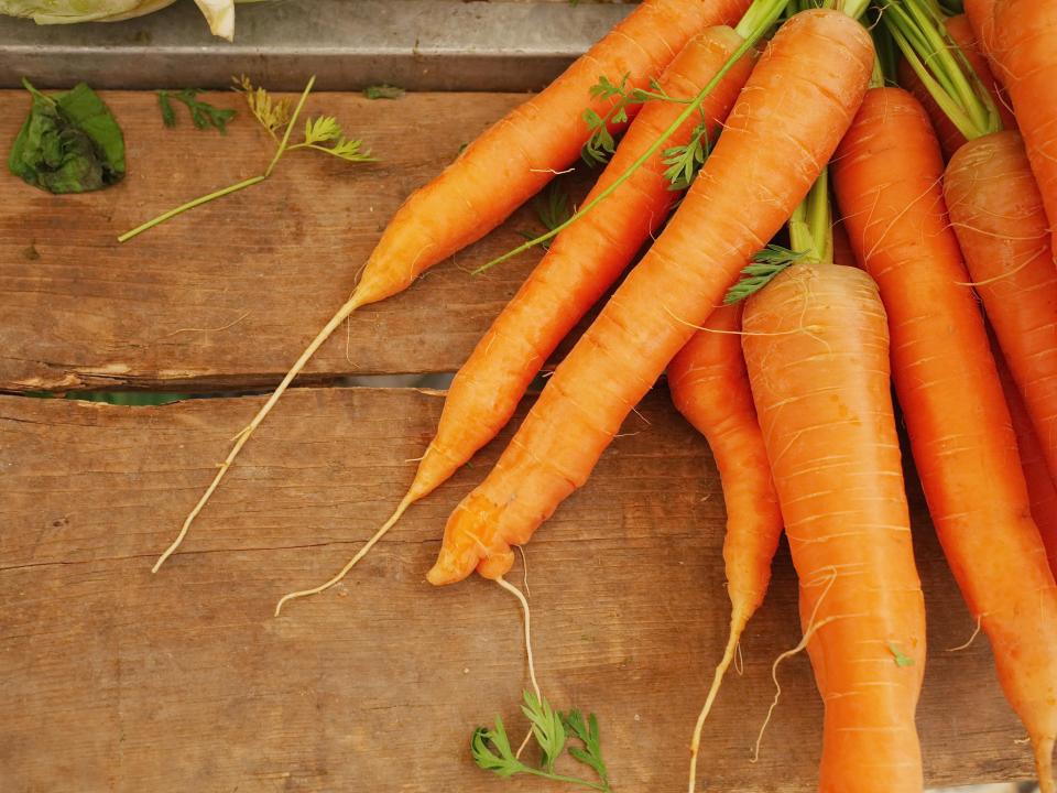  Carrots cut into even sizes that have been washed well are also healthier when cooked in a microwave