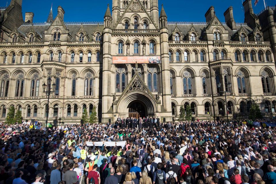  A huge crowd gathers outside Manchester Town Hall