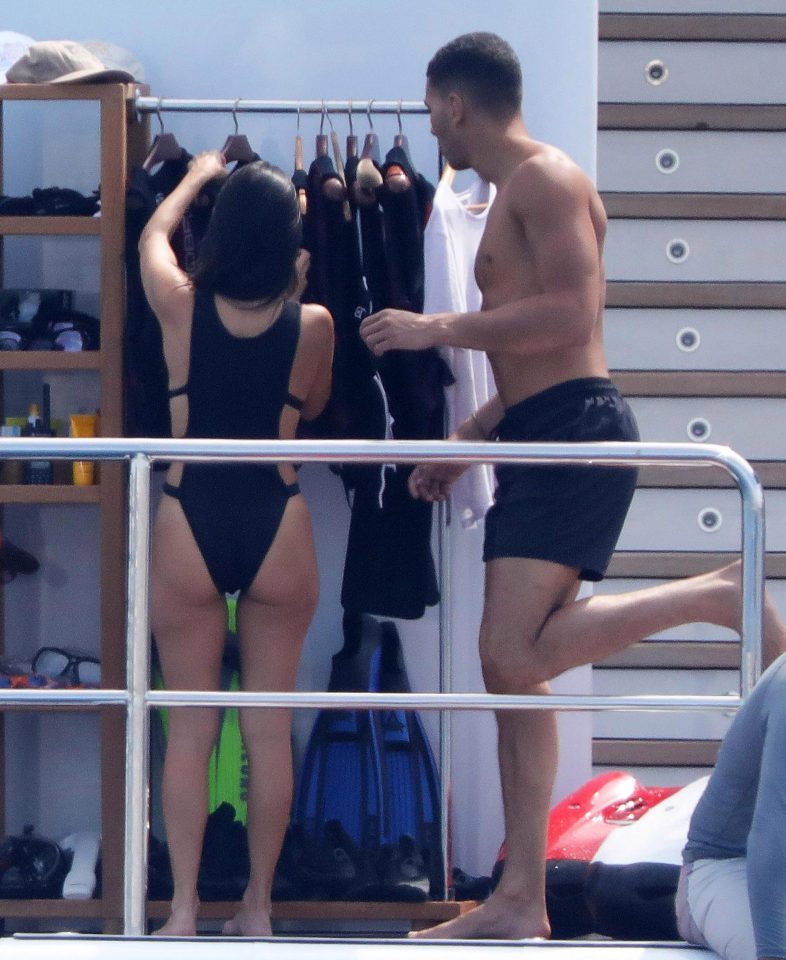  Kourtney and Younes pick life jackets