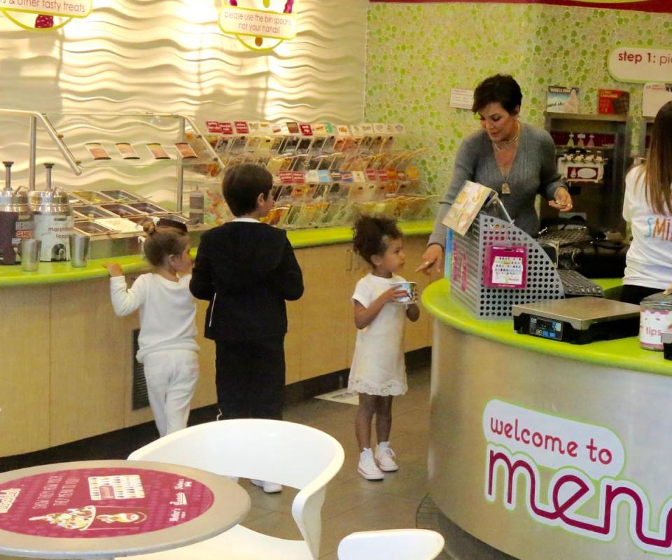  Kris treated her grandkids to frozen yogurt