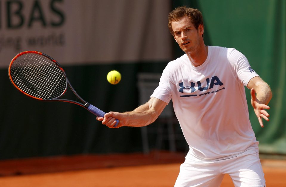  Andy Murray prepares for his first round match at the French Open