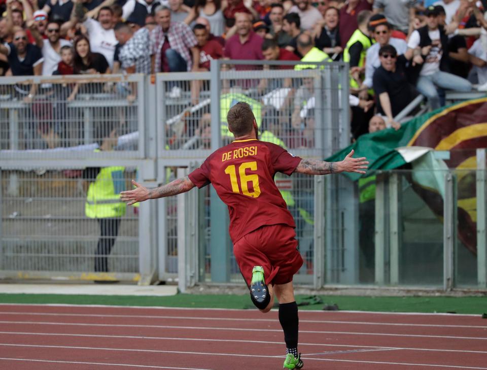 Fellow one-club man Daniele De Rossi is the hero for Roma against Genoa