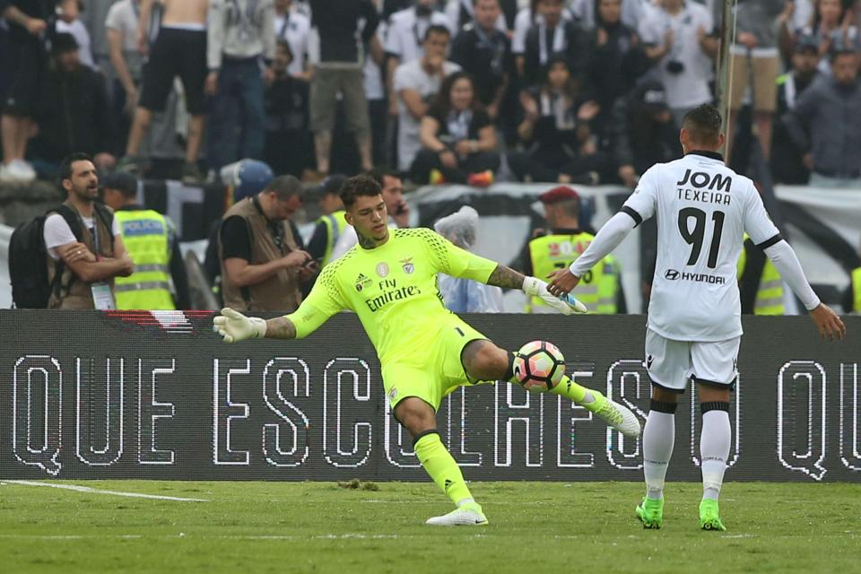  Ederson's ability with his feet would be perfectly suited for Pep Guardiola