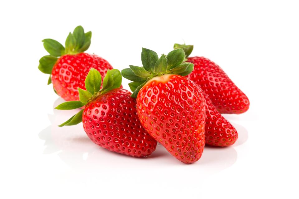  A cup of strawberries has 7g, which equals a teaspoon and a half