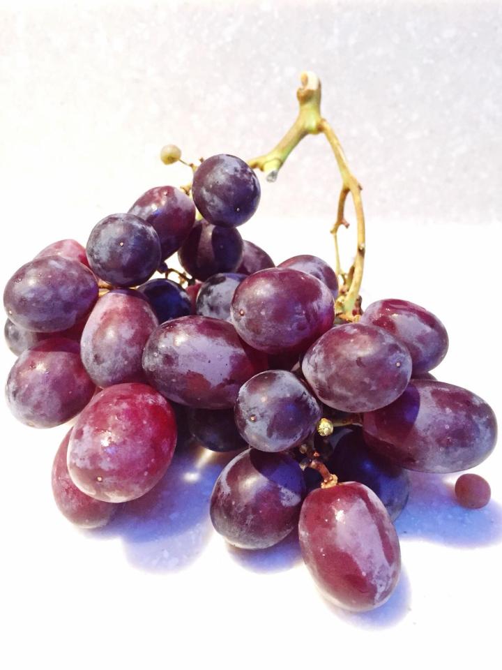  Grapes have 15g of sugar per handful, which equates to three teaspoons