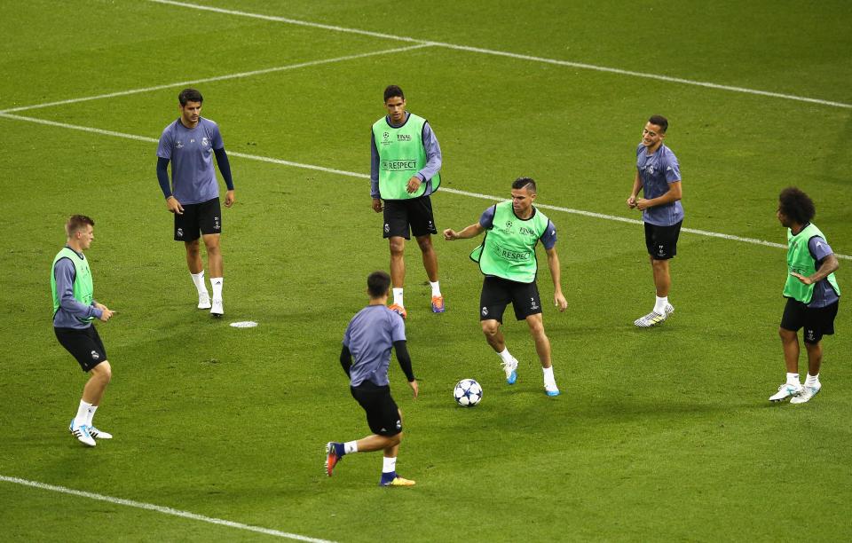  Pepe trained with Real Madrid before the Champions League final in Cardiff but was not in Zinedine Zidane's squad