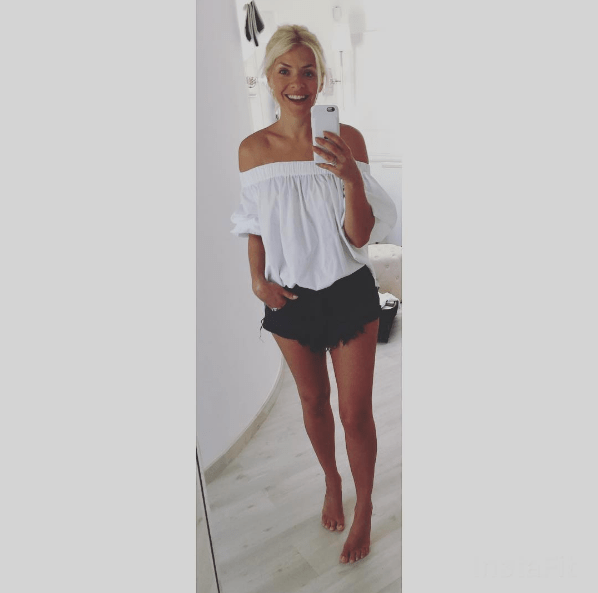  Holly Willoughby wowed fans in her 'short shorts' during the heatwave today