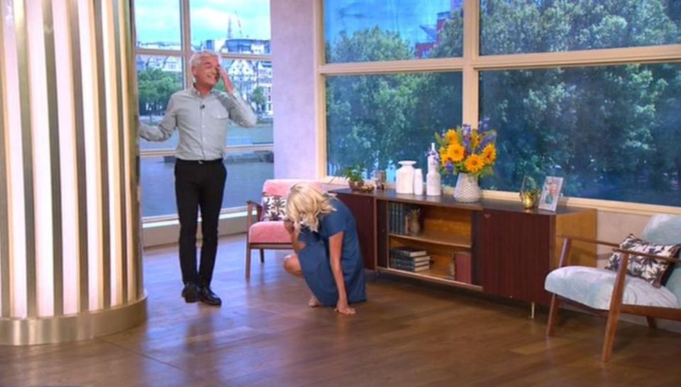  Holly Willoughby dropped to the floor after getting the giggles