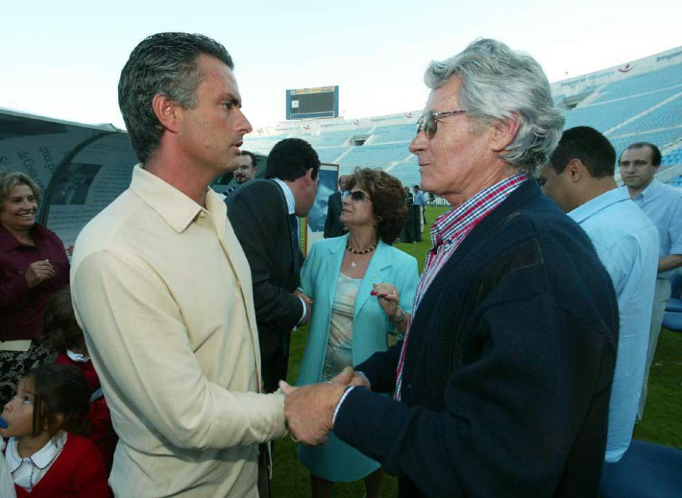  Jose Mourinho with his late father Felix back in 2003