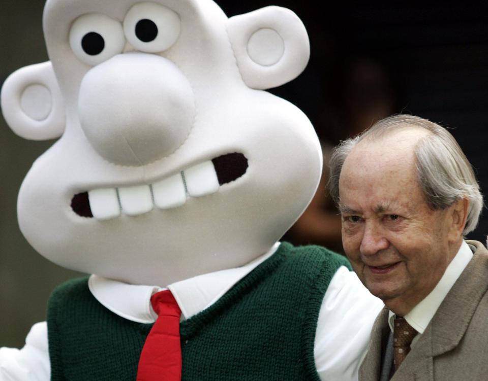  Peter Sallis, the voice of Wallace in Wallace and Gromit, has died at the age of 96