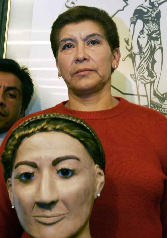  Cops spent years trying to catch her. Here she is pictured with a bust created by cops based on witnesses descriptions of her while she was on the loose