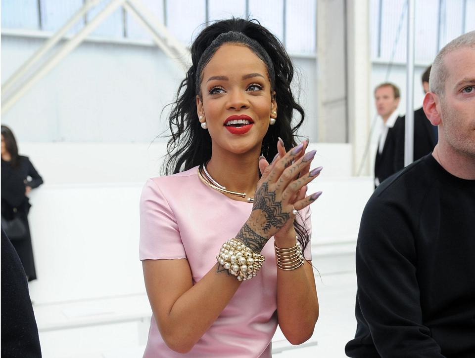  Rihanna was also slammed by the tattoo professionals for her dodgy hand tattoo