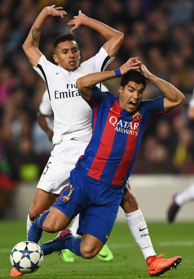 Marquinhos tangles weith Barcelonas Luis Suarez