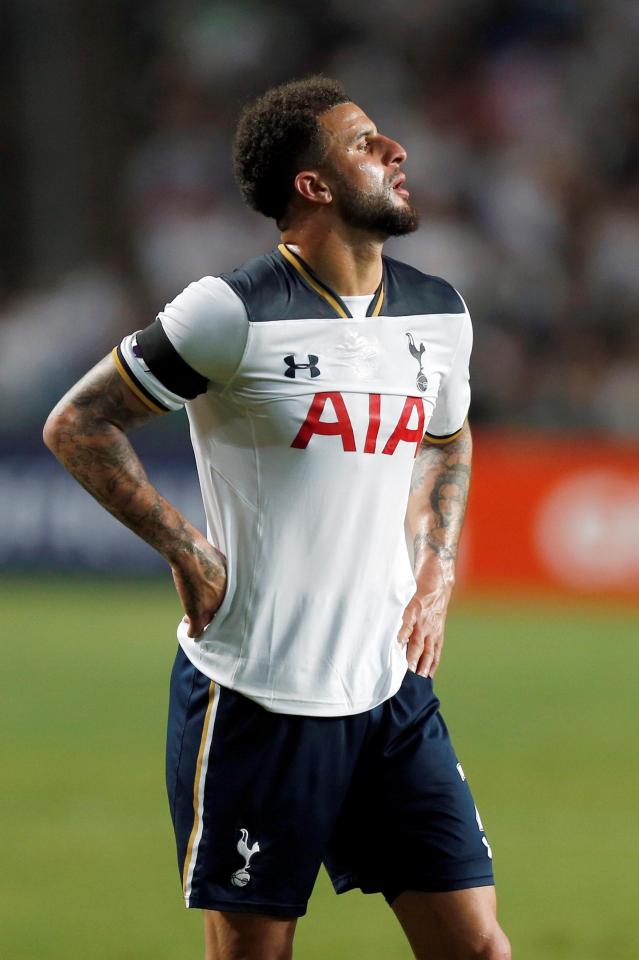 Manchester City will complete the signing of Kyle Walker before the end of the month