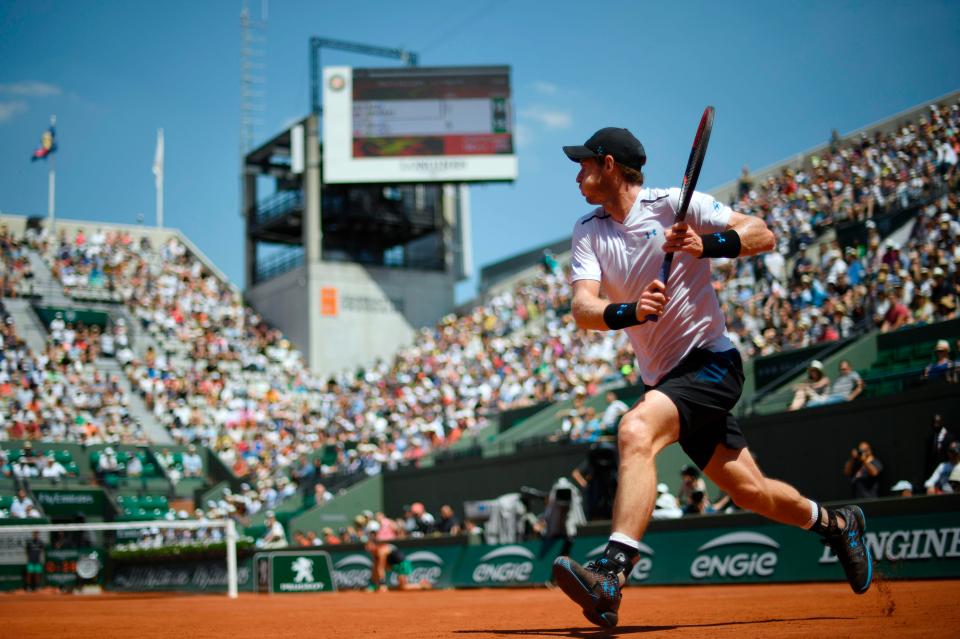  Murray was made to toil in the Parisian heat during the first set