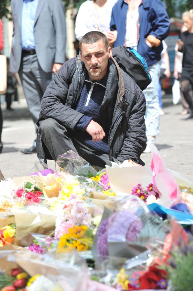  Another homeless hero in Manchester is using money given by passers-by to buy flowers for Arena bombing memorial rather than food